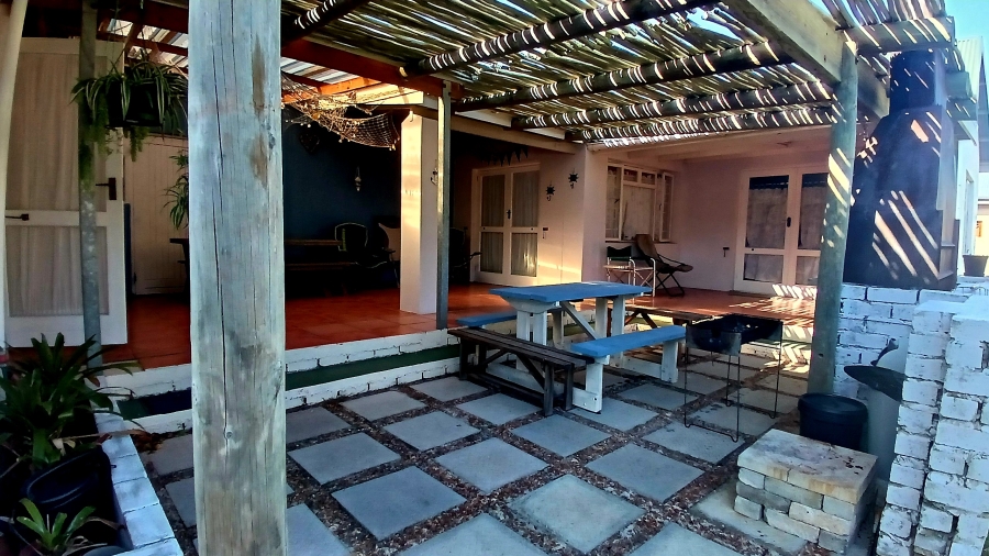 4 Bedroom Property for Sale in Sandbaai Western Cape